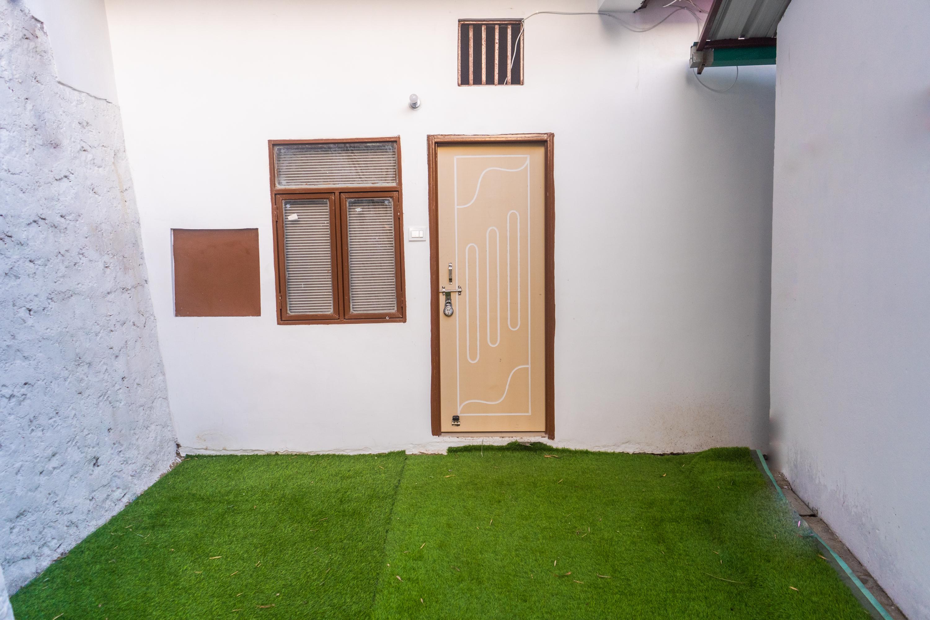 Room 1 Image 8